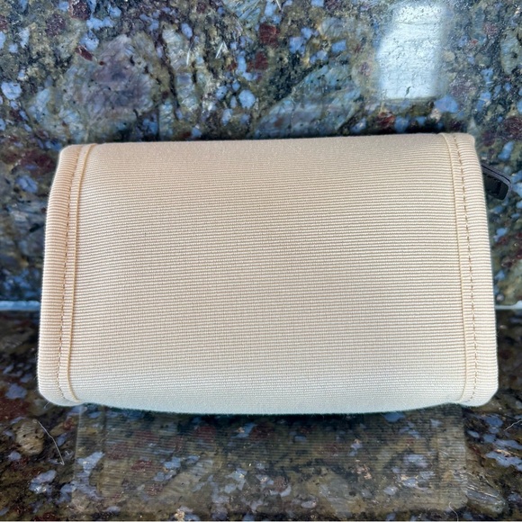 BURBERRY NWT Nova Check Cotton Handkerchief & Cosmetic Pouch Gift Set w/ Box - Picture 15 of 16